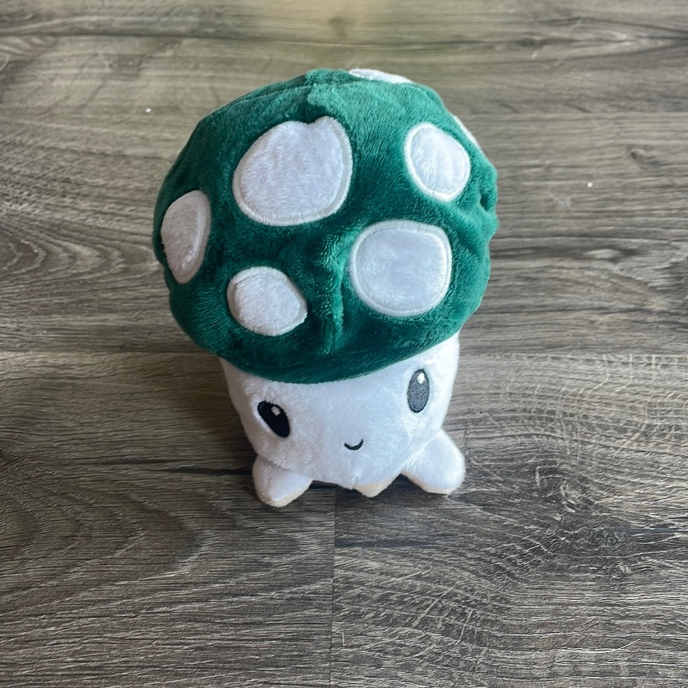 Flippable mushroom